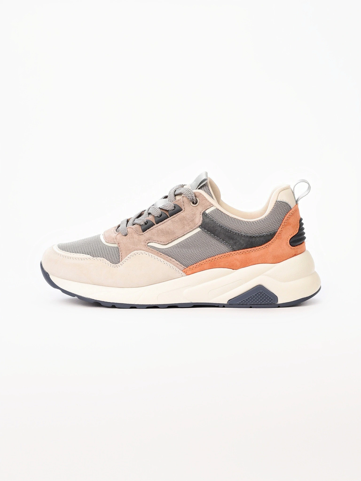 Кроссовки комбинированные в стиле колор-блок на средней платформе